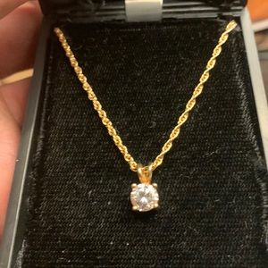 Womens pendant necklace